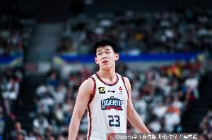 媒体人:林葳的情况有点像马健 后者赴美读大学前的成就甚至更高 媒体人:林葳的情况有点像马健 后者赴美读大学前的成就甚至更高