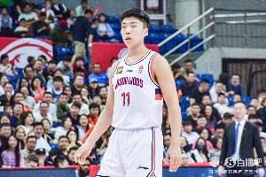对快船砍12分!刘颜诚三场季前赛场均7.3分2篮板 三分合计10中6 对快船砍12分!刘颜诚三场季前赛场均7.3分2篮板 三分合计10中6