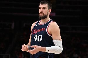 祖巴茨:勇士的防守让我们进攻体系瘫痪 让我们打得毫无章法 祖巴茨:勇士的防守让我们进攻体系瘫痪 让我们打得毫无章法