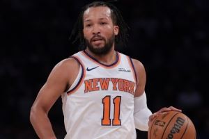 老里:布伦森上半场打得很顺 下半场我们把对抗拉满他没了节奏 老里:布伦森上半场打得很顺 下半场我们把对抗拉满他没了节奏