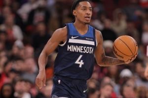 芬奇:迪林厄姆和里德的配合不错 他几次突到篮下终结做得不错 芬奇:迪林厄姆和里德的配合不错 他几次突到篮下终结做得不错