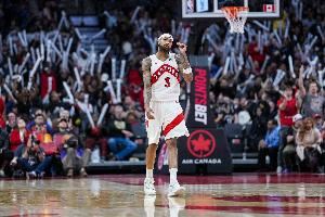 弹无虚发!英格拉姆首节4中4高效拿下9分1板2助1断1帽 弹无虚发!英格拉姆首节4中4高效拿下9分1板2助1断1帽