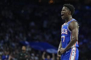 埃奇库姆首秀砍34分!杰伦-布朗:从没见过新秀一上来就这么猛的 埃奇库姆首秀砍34分!杰伦-布朗:从没见过新秀一上来就这么猛的