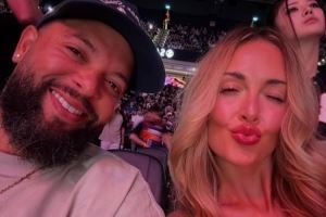 好球啊嫂子!德隆-威廉姆斯晒与妻子合照:NBA中国赛 好球啊嫂子!德隆-威廉姆斯晒与妻子合照:NBA中国赛