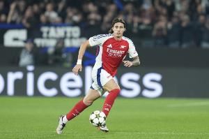 罗马诺:卡拉菲奥里因伤离开国家队,枪手预计球员下周可恢复出场 罗马诺:卡拉菲奥里因伤离开国家队,枪手预计球员下周可恢复出场