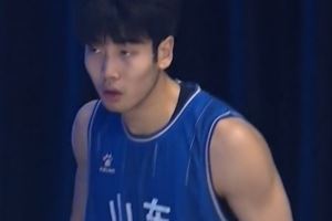 全运会U18男篮1/4决赛-张博源21分5板2助 山东队大胜吉林队 全运会U18男篮1/4决赛-张博源21分5板2助 山东队大胜吉林队
