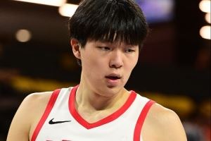 解说：G联盟比赛看下来 杨瀚森至少可以跟上节奏没有显得非常疲惫