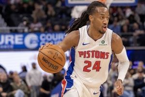 詹金斯生涯前三次首发均得到18+且全部获胜 12年林书豪后首人